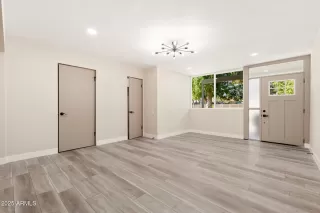 Photo #2: 6826628 Listing 