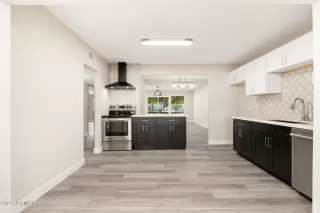 Photo #5: 6826628 Listing 