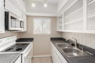 Photo #5: 6826670 Listing 