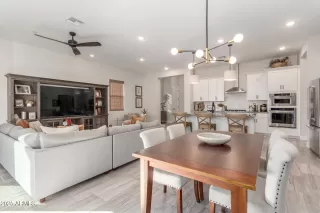 Photo #3: 6826937 Listing