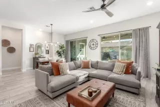 Photo #6: 6826937 Listing