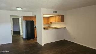 Photo #5: 6827106 Listing