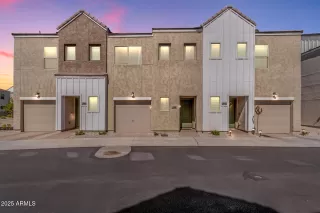 Photo #3: 6827126 Listing