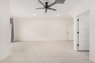 Photo #6: 6827126 Listing