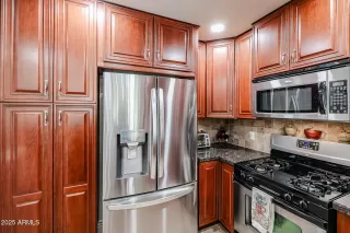 Photo #4: 6827147 Listing 