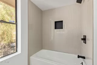 Photo #5: 6827149 Listing