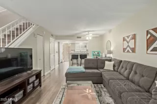 Photo #3: 6827172 Listing 