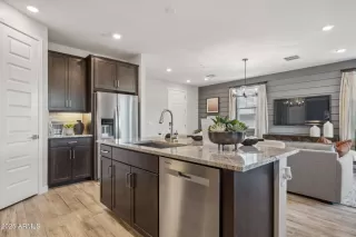 Photo #6: 6827292 Listing