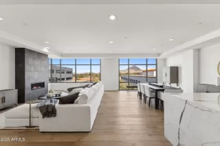 Photo #2: 6827365 Listing 