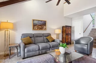Photo #5: 6827591 Listing