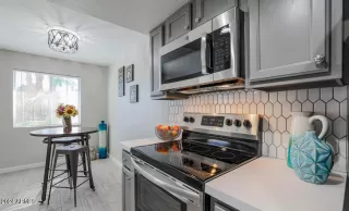 Photo #5: 6827623 Listing 