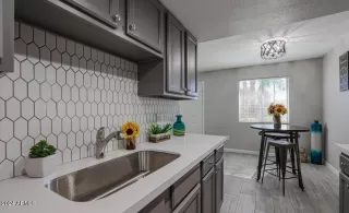 Photo #6: 6827623 Listing 