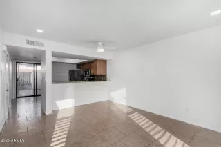 Photo #5: 6827624 Listing