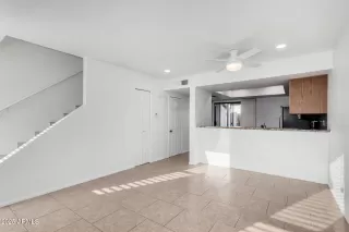 Photo #6: 6827624 Listing