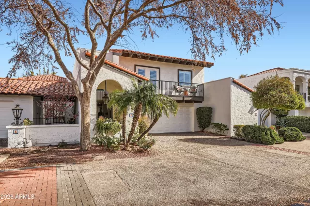 MLS: 6827701 Condo For Sale