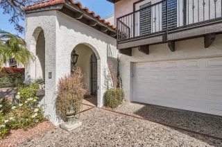 Photo #1: 6827701 Listing 