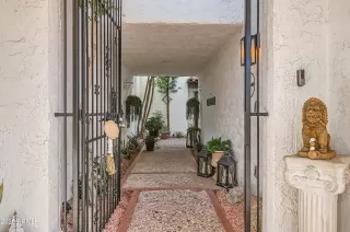 Photo #2: 6827701 Listing 