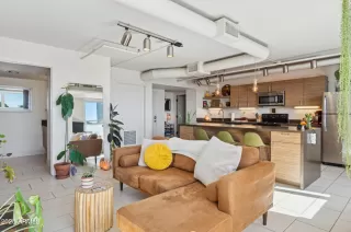 Photo #2: 6827765 Listing