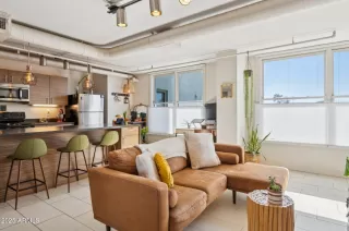 Photo #3: 6827765 Listing