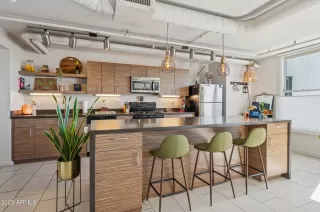 Photo #6: 6827765 Listing