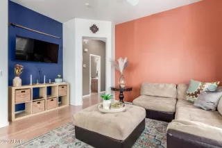 Photo #4: 6827788 Listing