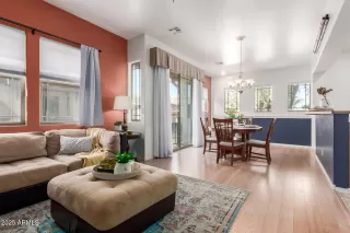 Photo #6: 6827788 Listing