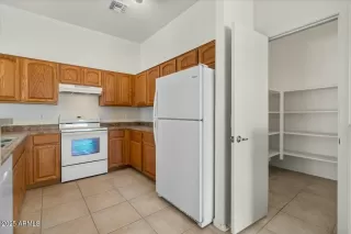Photo #6: 6827963 Listing 