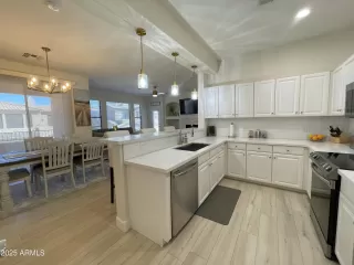 Photo #4: 6827987 Listing