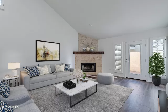 MLS: 6828018 Condo For Sale