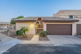 Photo #6: 6828018 Listing