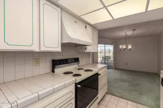 Photo #6: 6828168 Listing