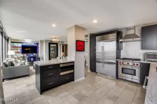 Photo #4: 6828230 Listing