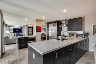 Photo #5: 6828230 Listing