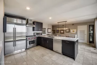 Photo #6: 6828230 Listing