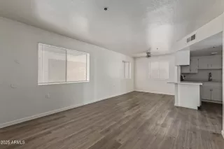 Photo #4: 6828297 Listing