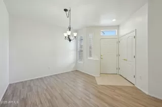 Photo #5: 6828339 Listing