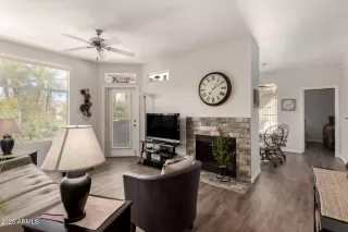 Photo #4: 6828353 Listing