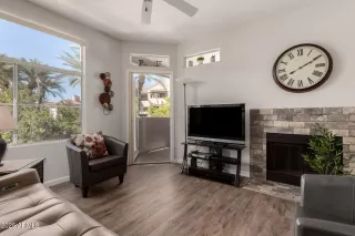 Photo #6: 6828353 Listing