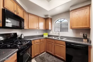 Photo #4: 6828729 Listing