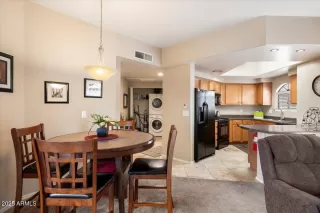 Photo #6: 6828729 Listing