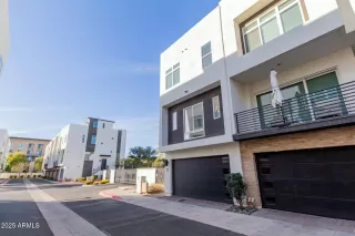 Photo #6: 6828795 Listing