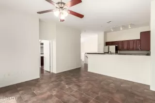 Photo #5: 6828809 Listing