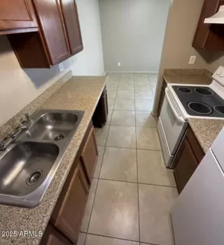 Photo #5: 6828828 Listing 