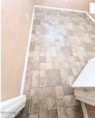 Photo #5: 6828964 Listing