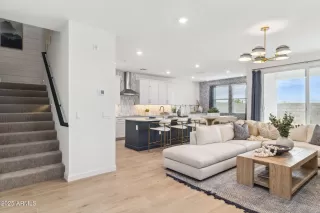 Photo #6: 6828994 Listing