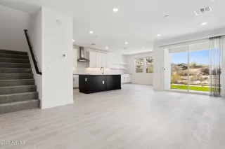 Photo #4: 6828996 Listing