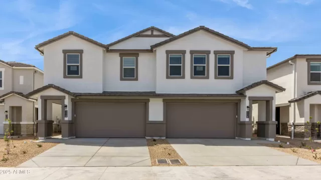 MLS: 6829008 Condo For Sale