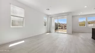 Photo #4: 6829008 Listing