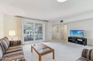 Photo #3: 6829146 Listing