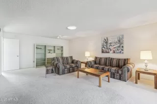 Photo #4: 6829146 Listing